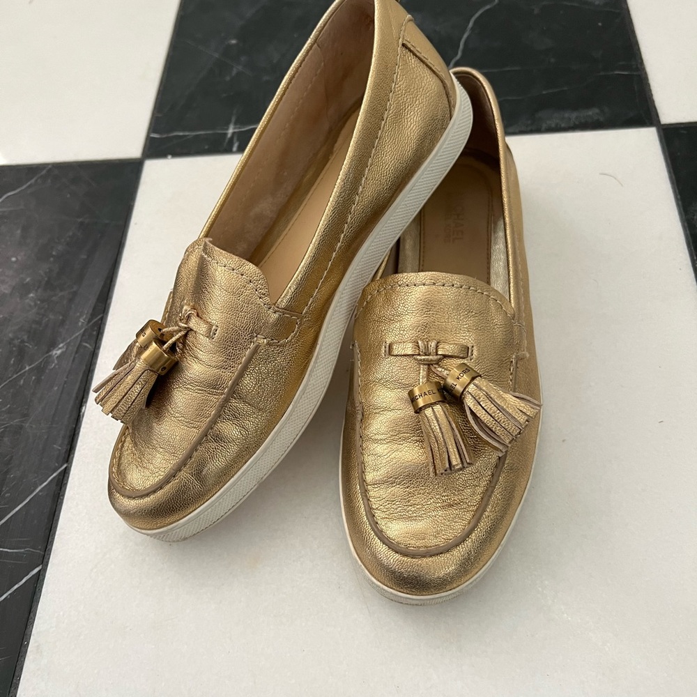 micheal kors gold moccasin with tassel!